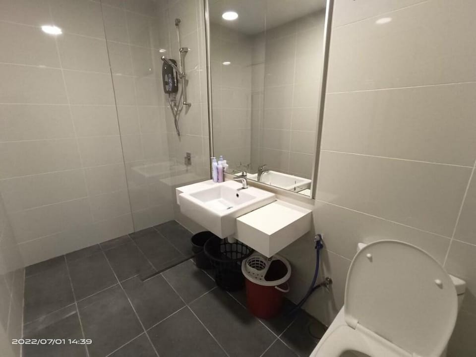 Mid valley Southkey/ANDRIOD TV?/1Bedroom B14-09 Apartment in Johor Bahru