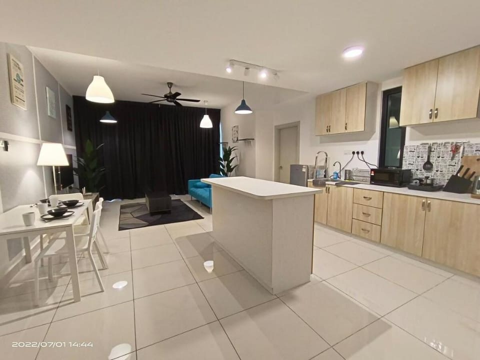 Mid valley Southkey/ANDRIOD TV?/1Bedroom B14-09 Apartment in Johor Bahru