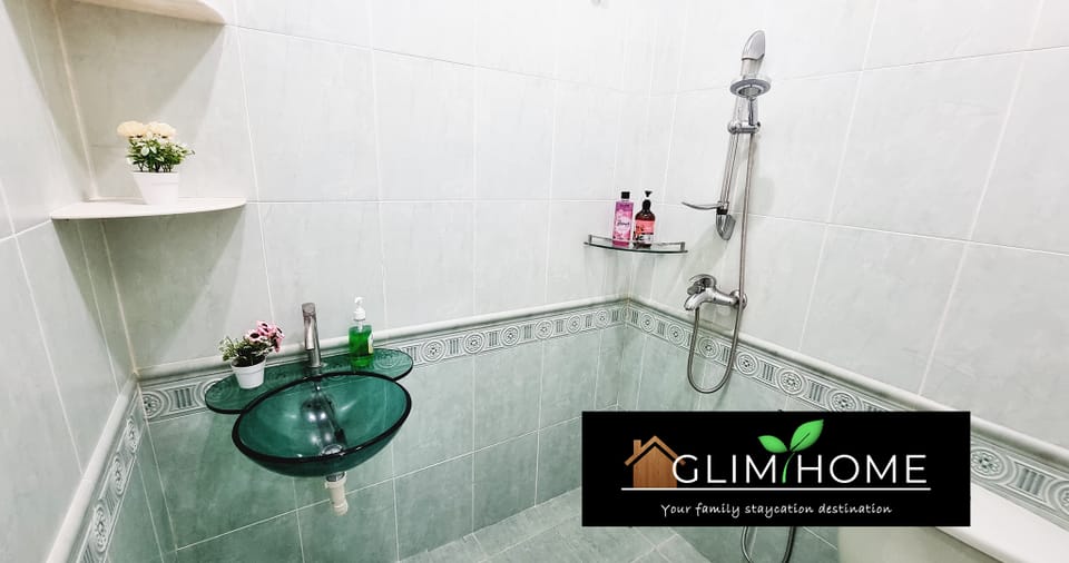 Super Spacious Kuantan Homestay (4R4B) | GlimHome Vacation rental in Pahang, Malaysia