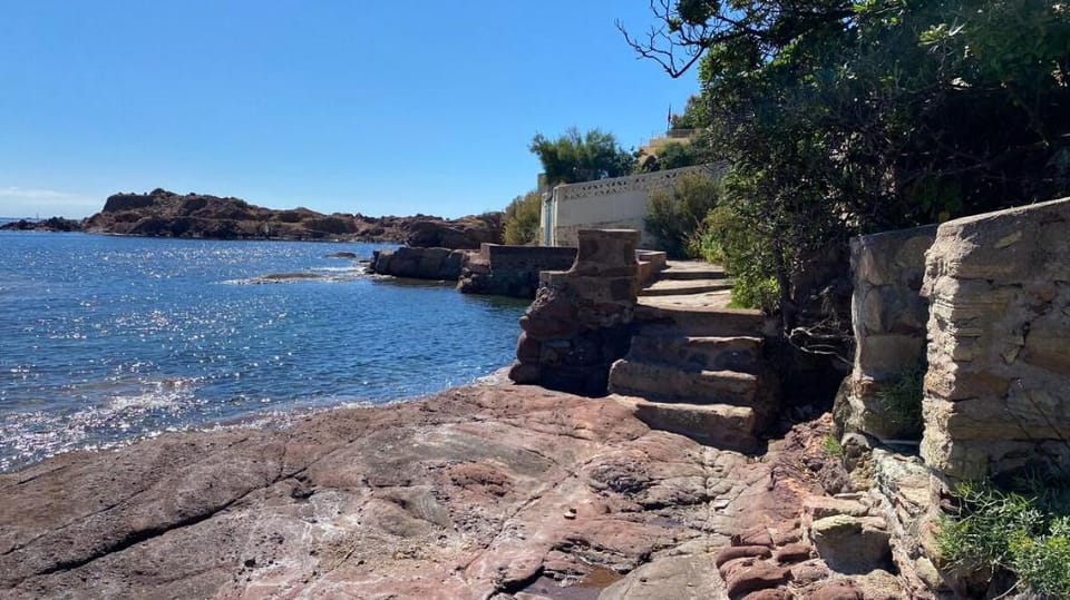 CAP ESTEREL - Appartement 5 personnes  vue mer Apartment in Saint-Raphael