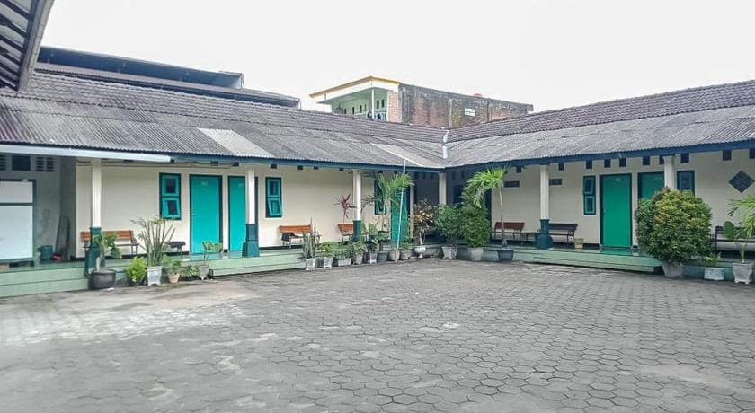 RedDoorz Syariah @ Hotel Sidomulyo Pacitan Hotel in East Java