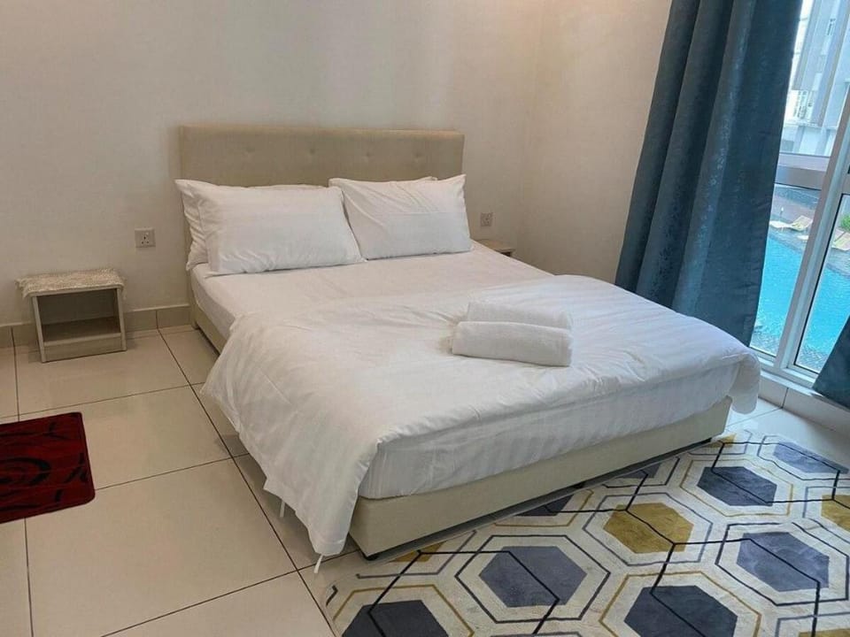 Central Residence Sungai Besi, TBS -nice pool view Vacation rental in Federal Territory of Kuala Lumpur