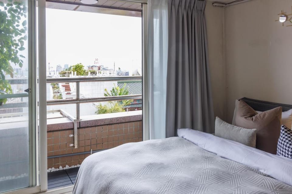 Sleep Inn R2, Room for 2-4 People, Room 101 View Vacation rental in Taipei City