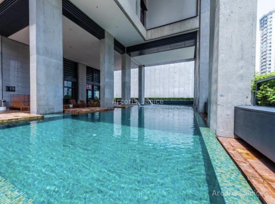 Modern Furnishing Arcoris 1-4 pax-5min to 163 mall Apartment in Petaling Jaya