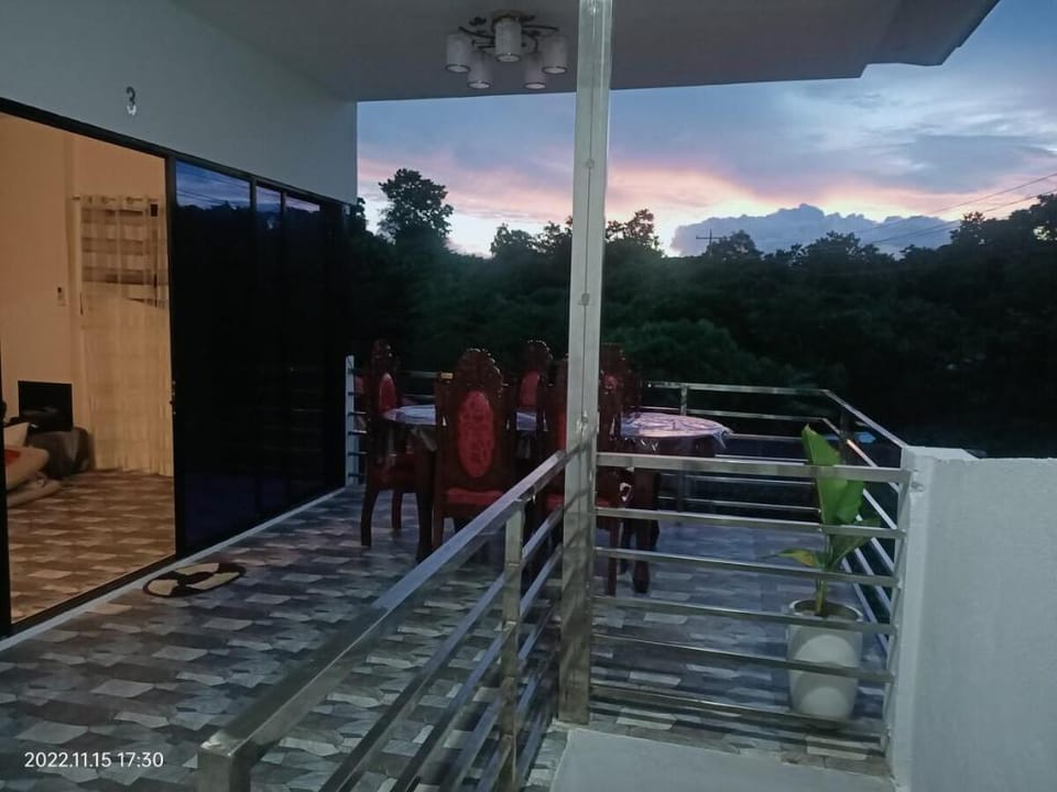 Chief's Villa-3 Overlooking unit 2nd flr. (newest) Villa in Central Visayas