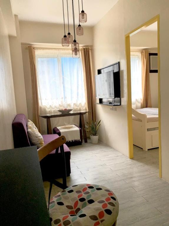 Cozy & Lovely 1-bedroom unit with pool Apartment in Central Visayas