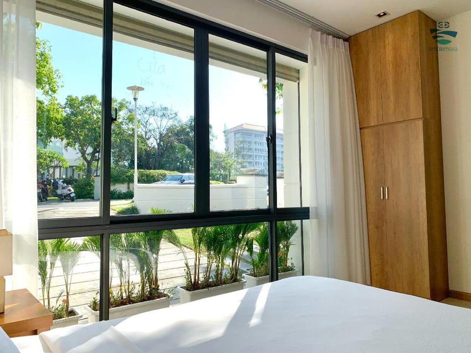 Summer OceanVilla DA NANG 4 Bedrooms Villa in Hoa Hai