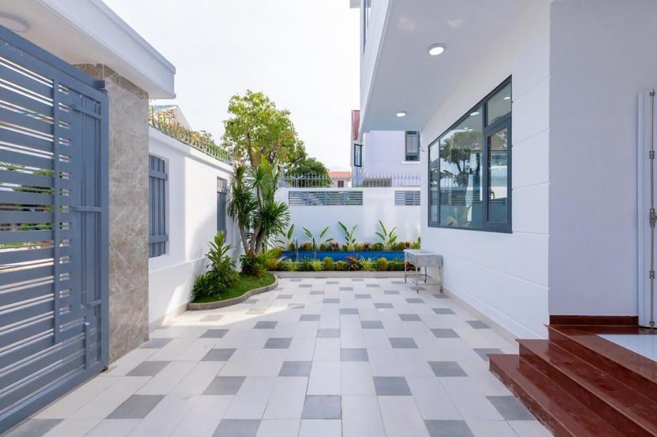 The Palm Villa 11 - 8 Bedroom Pool Bida VungTau  Villa in Vung Tau