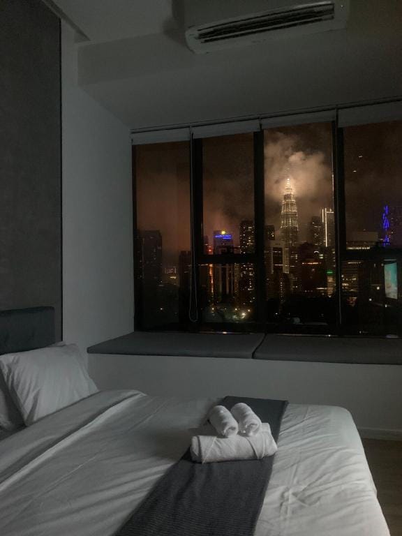 Ceylonz Suites - KLCC View - Infinity Pool Apartment in Federal Territory of Kuala Lumpur