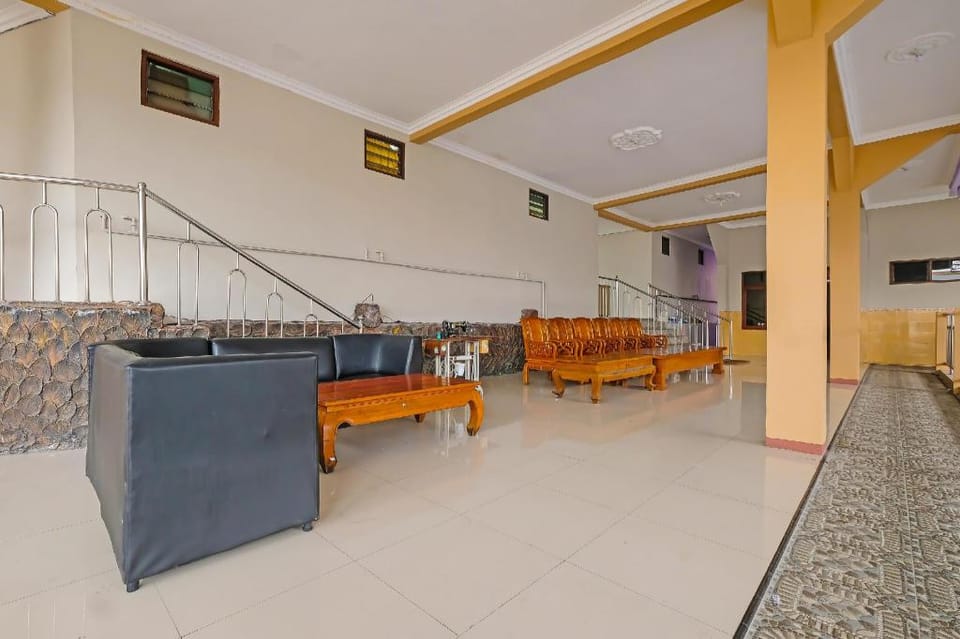 SPOT ON 91930 Hotel Citra Dewi 4 Manunggal Hotel in Indonesia