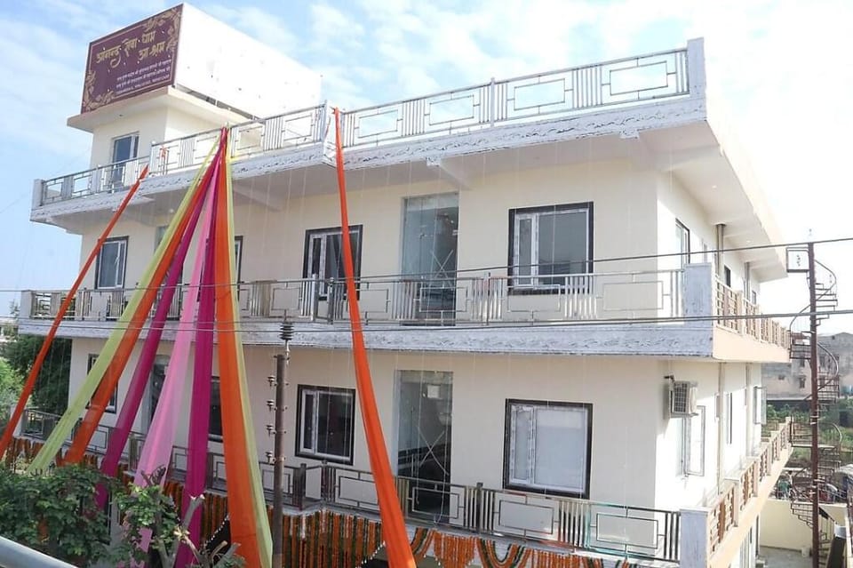 Anand Sewa Dham Hotel in Uttar Pradesh