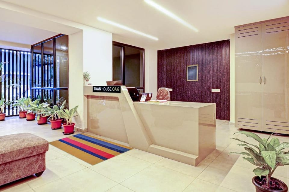 Super OYO Townhouse Oak Tierra Woods Manyata Hotel in Bengaluru