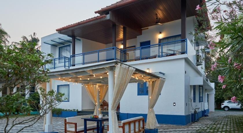 Seclude by the Lake, Alleppey Villa in Kerala