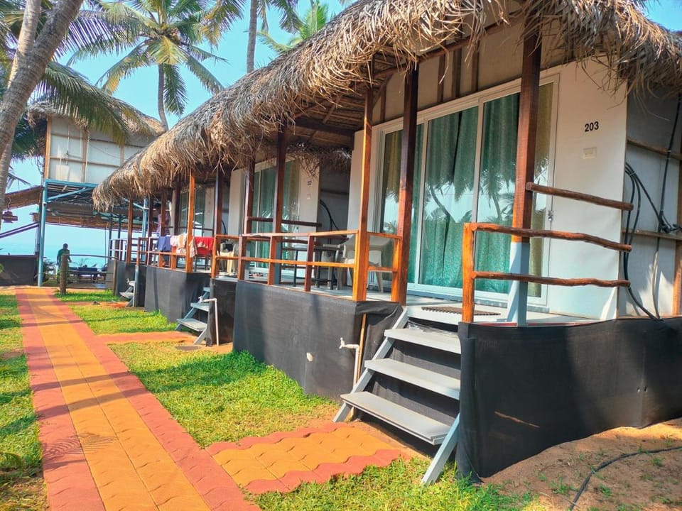 Agonda Beach Chalets Bed and Breakfast in Agonda