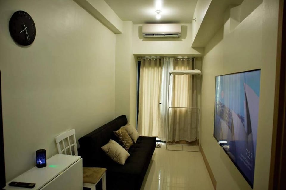 Pasay Condo 1 Bedroom w/ Balcony MOA Complex. Apartment in Pasay