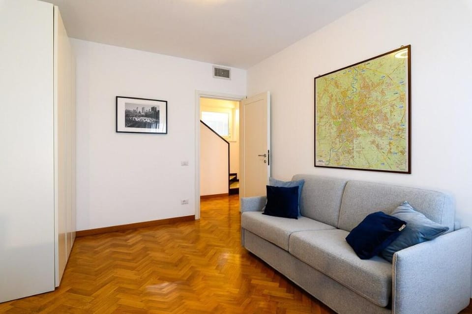 Peaceful Penthouse with Garage by NDP rent Apartment in Rome