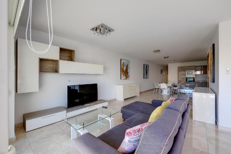 Marvellous 3BR Apartment in central St Julians Apartment in Saint Julians