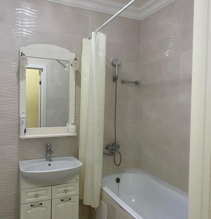 Lux-апартаменты в самом центре города! ЖК Камал-4 Apartment in Kazakhstan