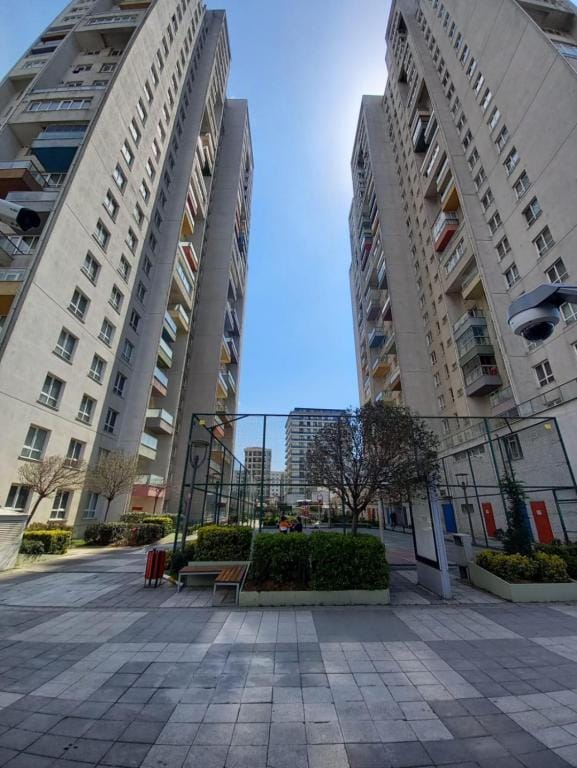 Site ici, Guvenlikli, Havuzlu, Sosyal Tesisli Apartment in Istanbul