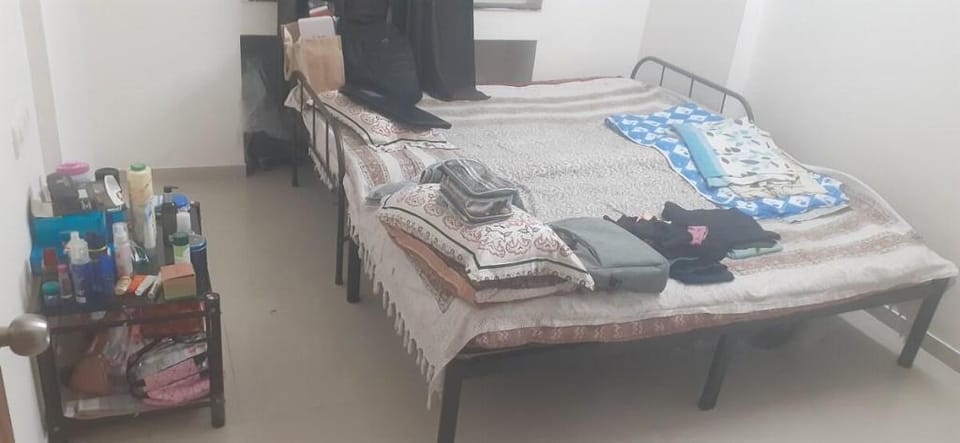 Lovely & Spacious 1 bedroom with Free Parking,WiFi Apartment in Maharashtra