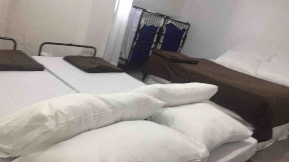 Cozy 1 BR/fast wifi Subic Bay Near Ocean Adventure Apartment in Subic