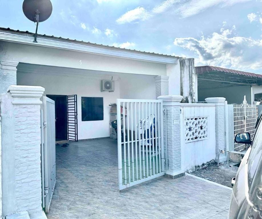 Isyfaq Homestay 2 Bedroom and 2 Bathroom Vacation rental in Johor