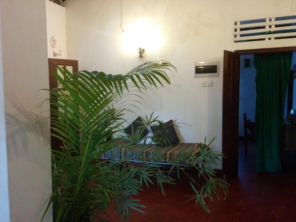 Singha Paya, private villa with beautiful garden Villa in Mirissa