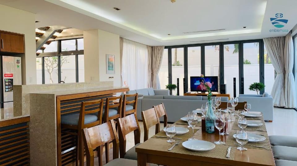 Gardenvilla 4 BR for Honeymoon in Oceanresort Villa in Hoa Hai
