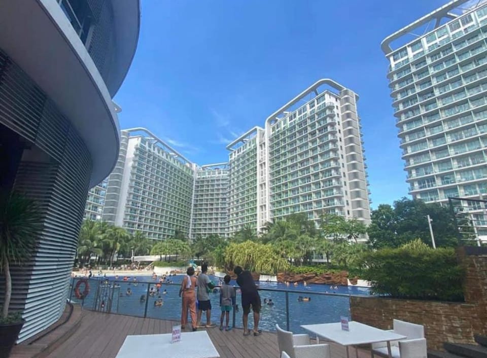Azure South 1BR Netflix and fast wifi Near NAIA Apartment in Paranaque