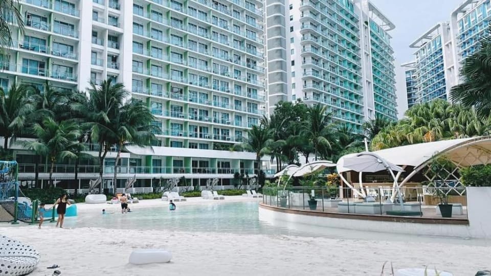 Azure South 1BR Netflix and fast wifi Near NAIA Apartment in Paranaque