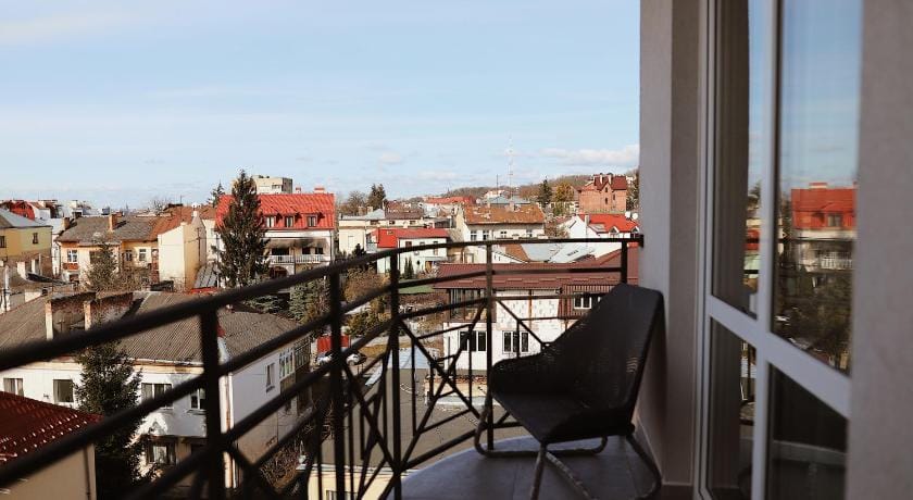 Kostjukowski brand-new apart-hotel Apartment in Lviv