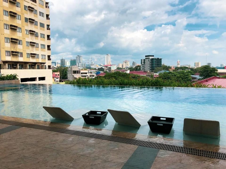 The Persimmon Studios, Comfy Fully-furnished Condo Vacation rental in Lapu-Lapu City