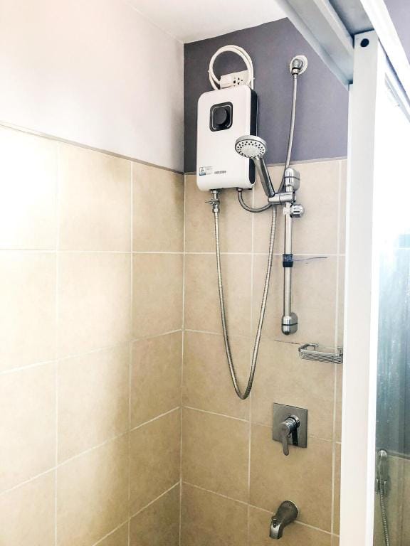 The Persimmon Studios, Comfy Fully-furnished Condo Vacation rental in Lapu-Lapu City