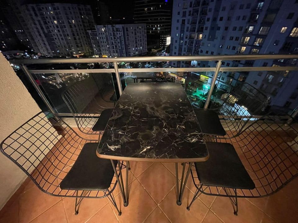 Akkoza 3+1 Apartment in Istanbul