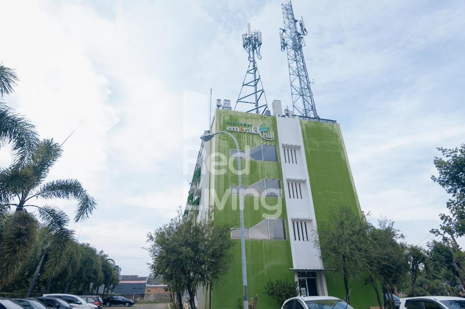 RedLiving Apartemen Emerald Hill - SR Rooms Tower Green Hotel in West Java