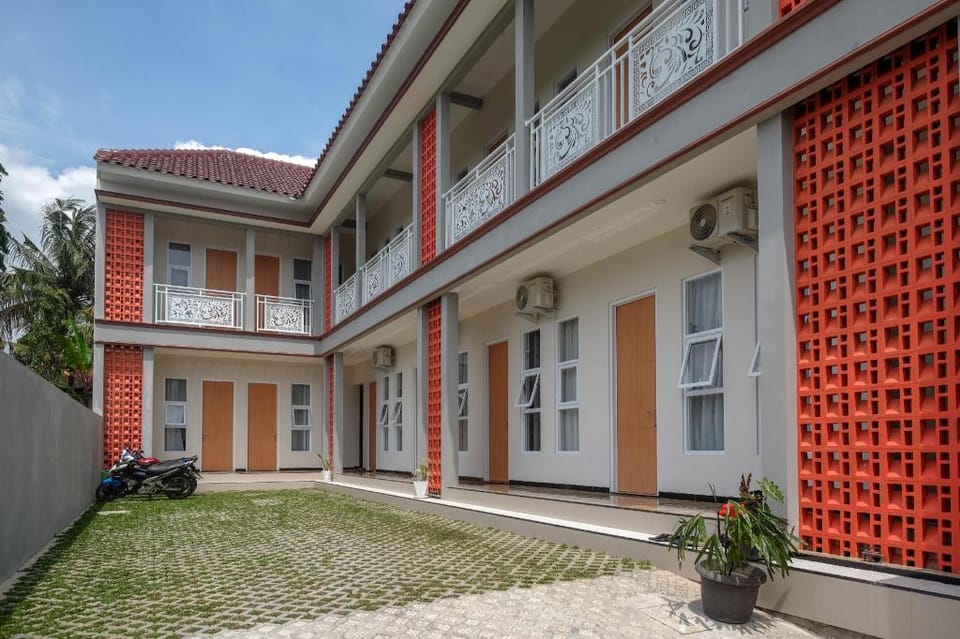 RedDoorz Syariah near Universitas Tidar Magelang Hotel in Indonesia