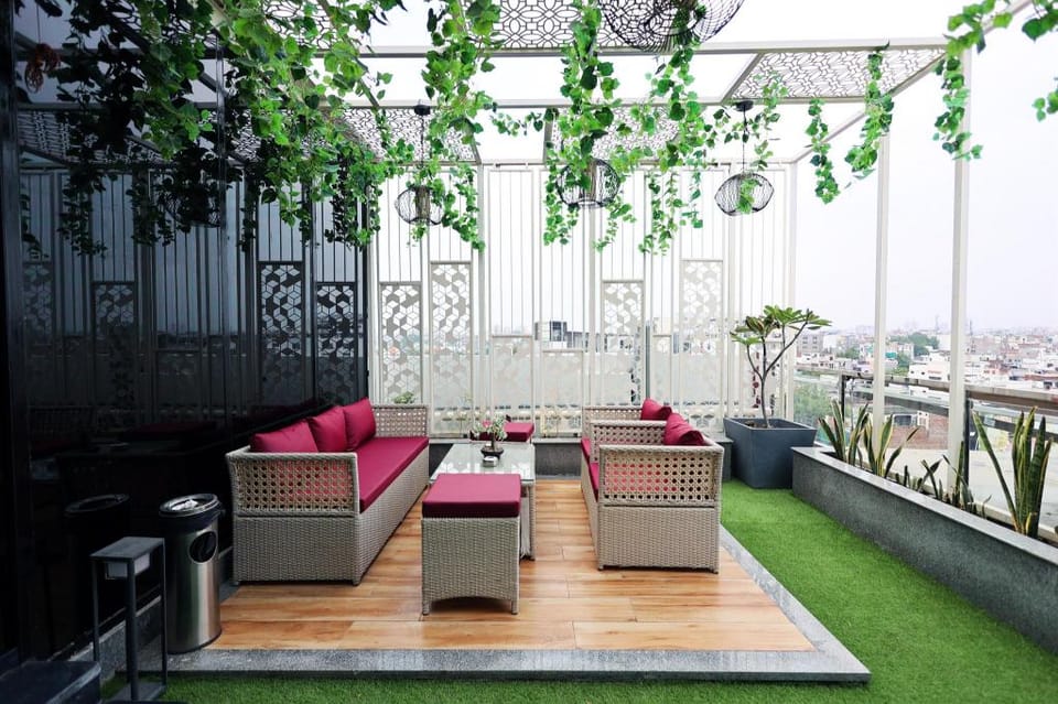 THE ELEGANCE Hotel in Varanasi