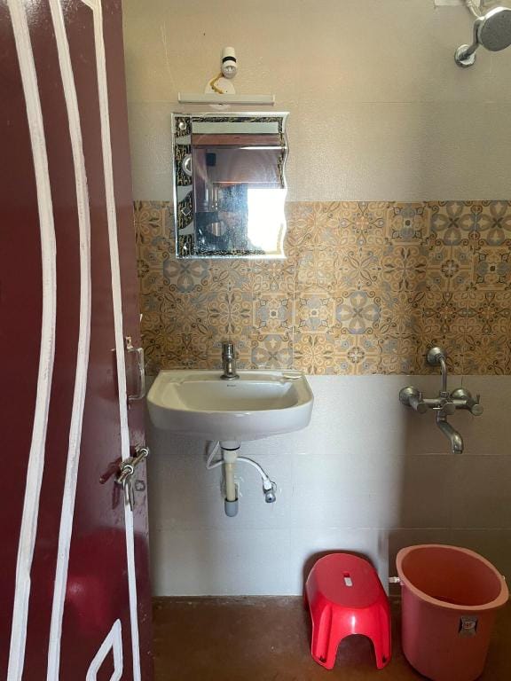 Farm Stay With Fully Furnished Studio Room 1st FLR Vacation rental in Karnataka