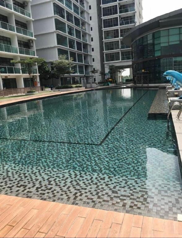 Modern stylish 3 bedrooms 6pax Palazio Mt. Austin Apartment in Johor Bahru