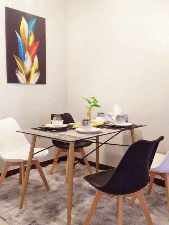 Comfy, Spacious with Sea & Mountain View Bedrooms Apartment in Davao City