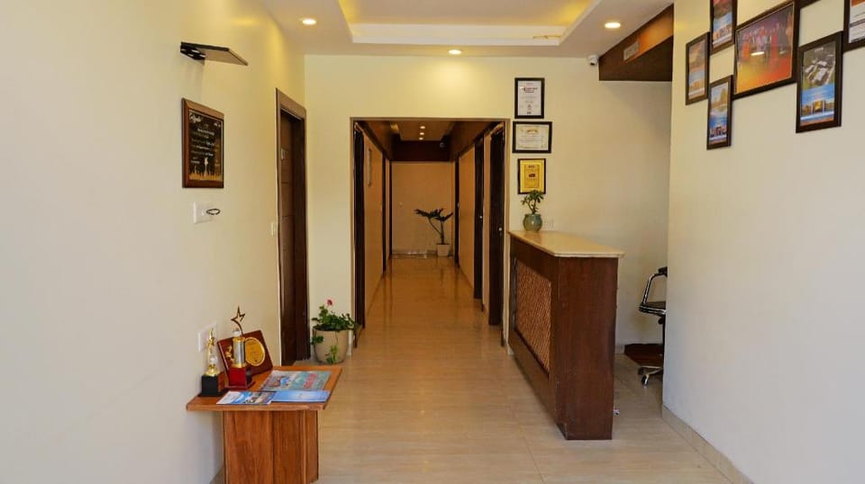 The Kenilworth Mussoorie by Stotrak  On Mall Road with On-site Parking Hotel in Uttarakhand