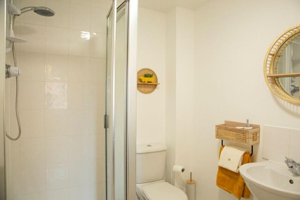 Executive 2 Bed Flat in Stockton Heath Apartment in Warrington