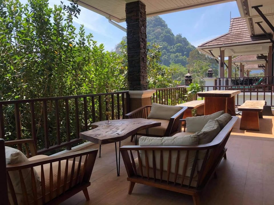 Luxury Pool Villa 3 Bedroom 2 Jacuzzi  Pool Table Villa in Krabi Changwat