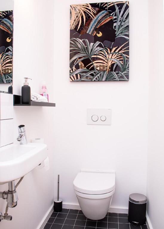 R213 - Private 2-BR ♡ City Sanctuary, Brussels Apartment in Brussels