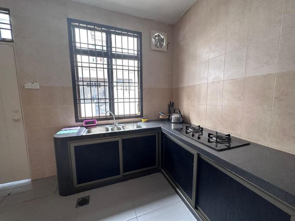 Desa Tebrau 1 Near IKEA Toppen Long Sing HeLiXuan Vacation rental in Johor Bahru