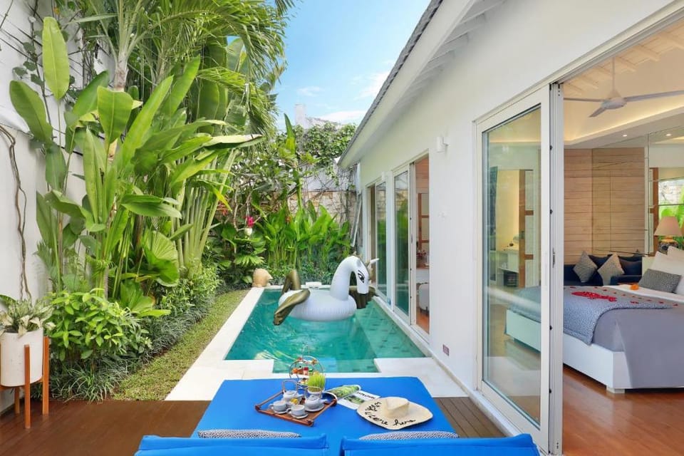 Vesloni 1 BR Private Pool Villa & Bathtub  Villa in Kuta