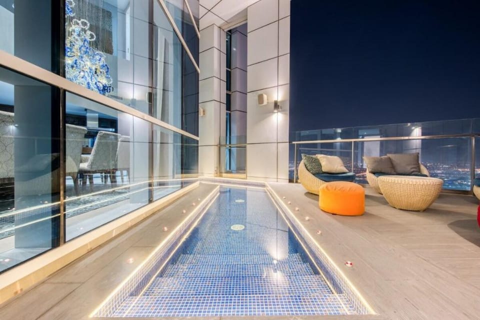 Upgraded Duplex Penthouse in Dubai Marina Vacation rental in Dubai