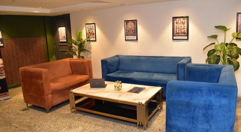 Qotel Hotel Rajouri Garden Hotel in Delhi