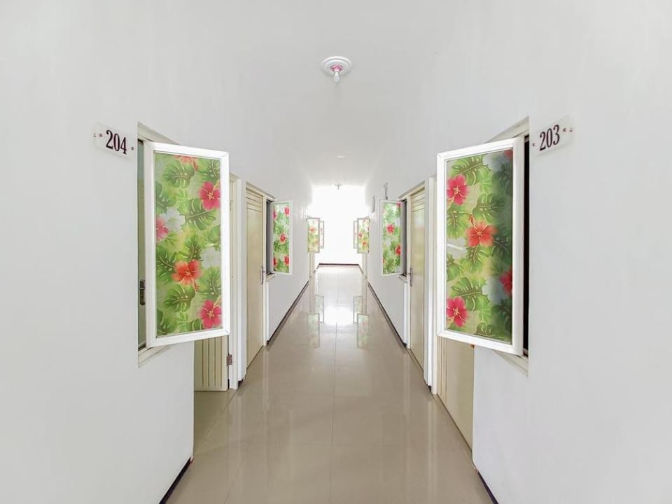 Homestay Bahari near Wisata Bahari Tlocor Sidoarjo Mitra RedDoorz Hotel in East Java