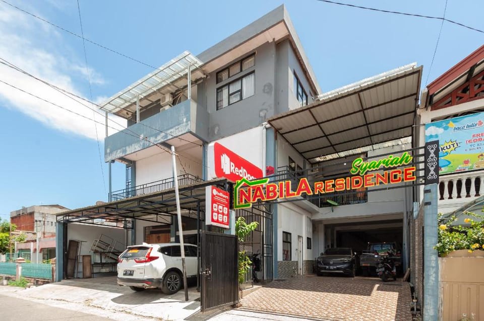 RedDoorz Syariah @ Jalan Khatib Sulaiman Padang Hotel in Padang